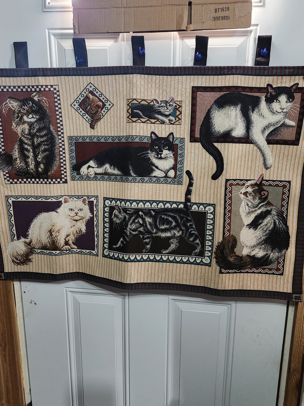 Cat Tapestry Panel - Multi-Color Decorative Pet Wall Hanging